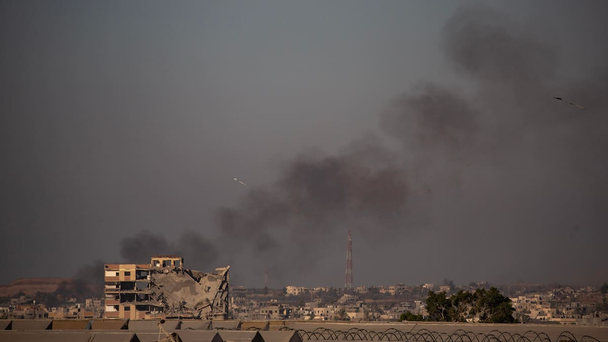Aumenta a más de 100 el número de muertos por ataque israelí contra una escuela en Gaza