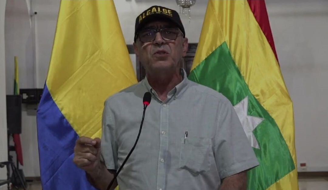 El alcalde de Cartagena arremetió contra todos por el proceso de responsabilidad fiscal que se le abrió a la gerente de Transcaribe.