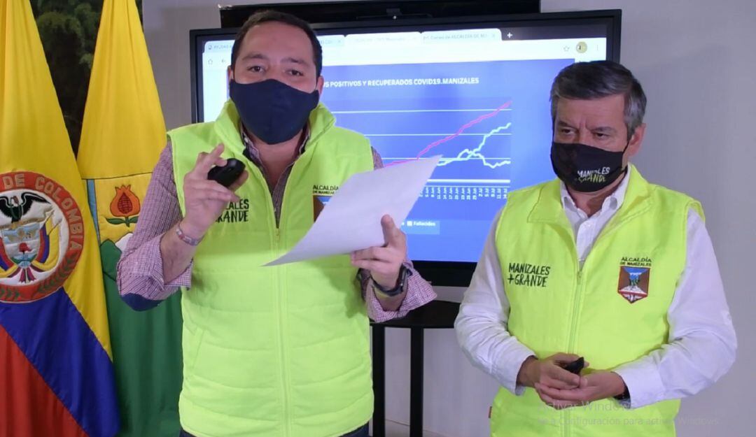 El alcalde de Manizales, Carlos Mario Marín Correa y el secretario de salud municipal, Carlos Humberto Orozco Telléz