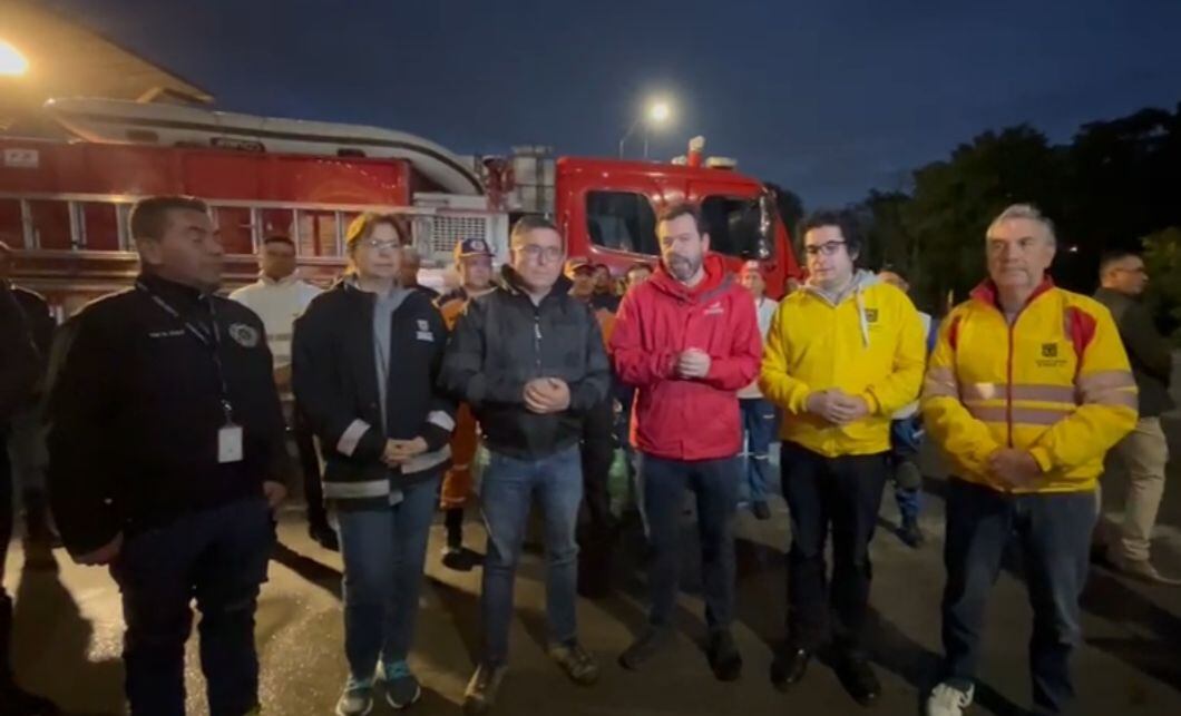 Alcalde Carlos Fernando Galán, con el Puesto de Mando Unificado/ Foto cortesía Movilidad