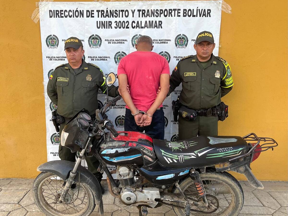 La Policía sorprendió y capturó a un hombre en vía de Calamar