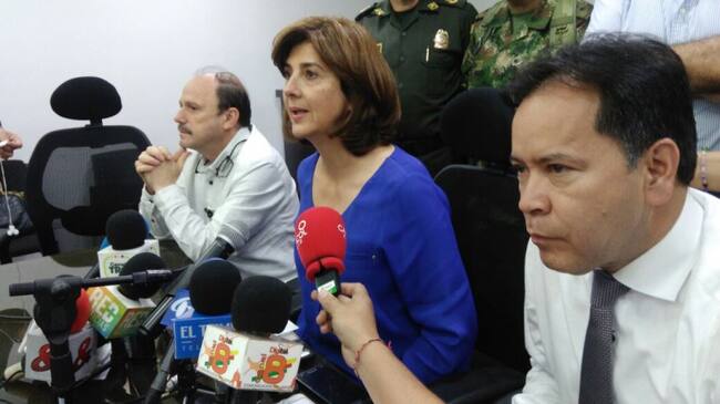 Canciller María Ángela Holguín Cuéllar con los gobernadores de Norte de Santander y Arauca