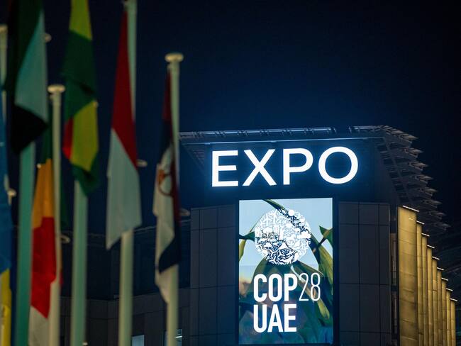 Dubai (United Arab Emirates), 12/12/2023.- A logo of the 2023 United Nations Climate Change Conference (COP28) on display at Expo Dubai, in Dubai, United Arab Emirates, 12 December 2023. The 2023 United Nations Climate Change Conference (COP28), runs from 30 November to 12 December, and is expected to host one of the largest number of participants in the annual global climate conference as over 70,000 estimated attendees, including the member states of the UN Framework Convention on Climate Change (UNFCCC), business leaders, young people, climate scientists, Indigenous Peoples and other relevant stakeholders will attend. (Emiratos Árabes Unidos) EFE/EPA/MARTIN DIVISEK