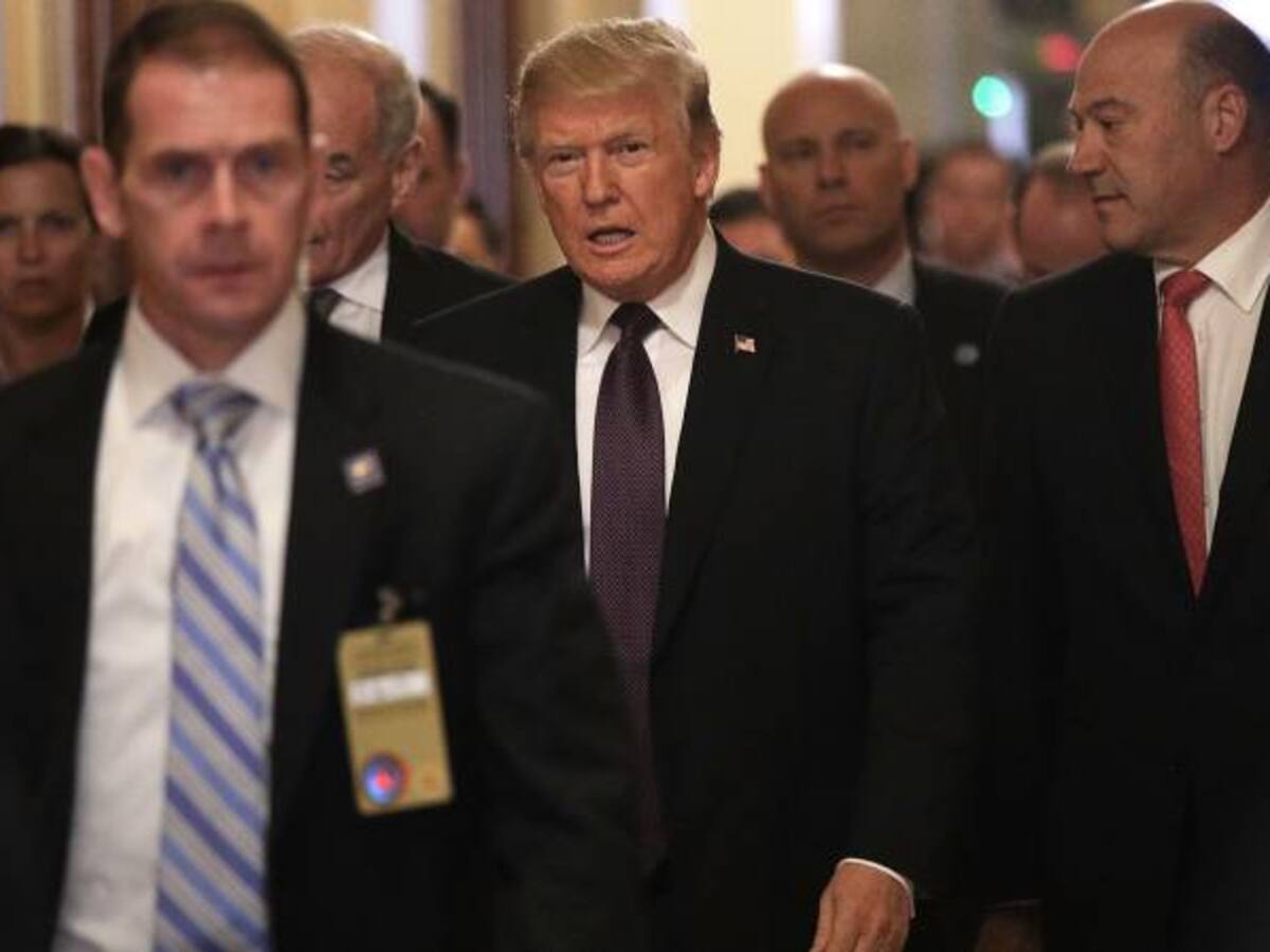 ¿Quien es John Kelly, el hombre que le habla al oido a Donald Trump?