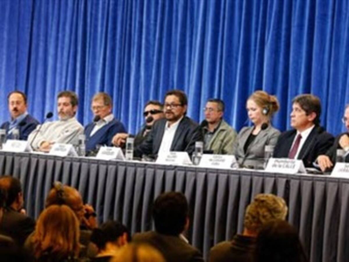 Santos dijo a empresarios que "ya hay acuerdos suscritos" con las Farc