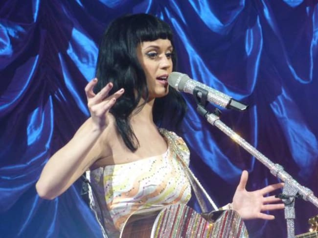 Katy Perry manda su apoyo al joven que creyó ser su novio durante seis años