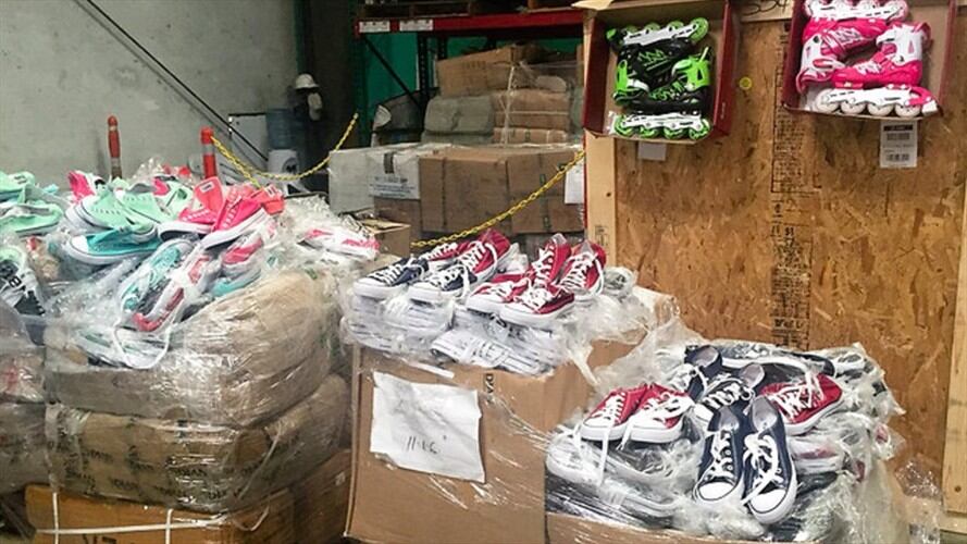 La Policía adelanta un operativo contra el contrabando en la capital. Foto: Colprensa