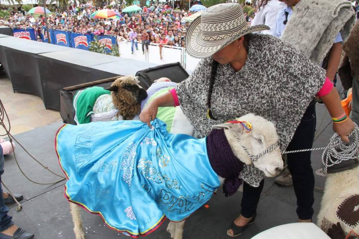 Más candidatas del reinado de Ovejas en Nobsa, Boyacá.