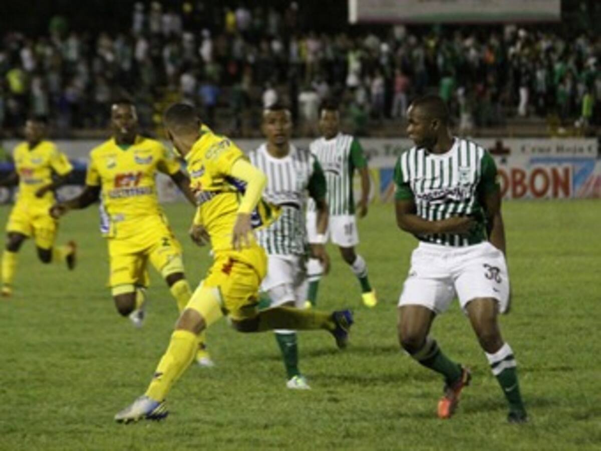 Nacional remonta y consigue su primer triunfo del torneo ante Huila