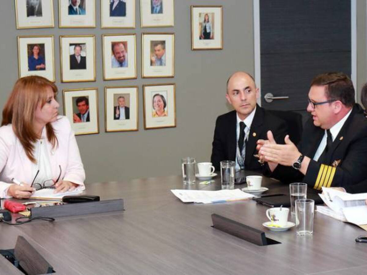 MinTrabajo pide a Avianca no despedir a más pilotos