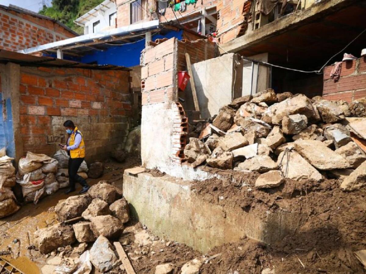 En los barrios El Pacífico y 13 de Noviembre ya son 52 familias evacuadas