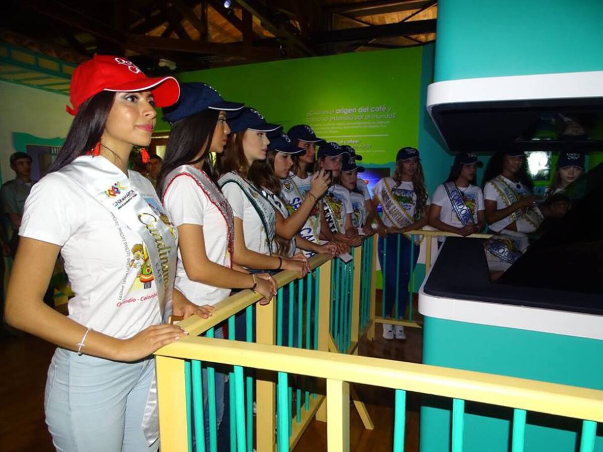 Con regalos y detalles propios del parque temático las aspirantes conocieron el parque temático