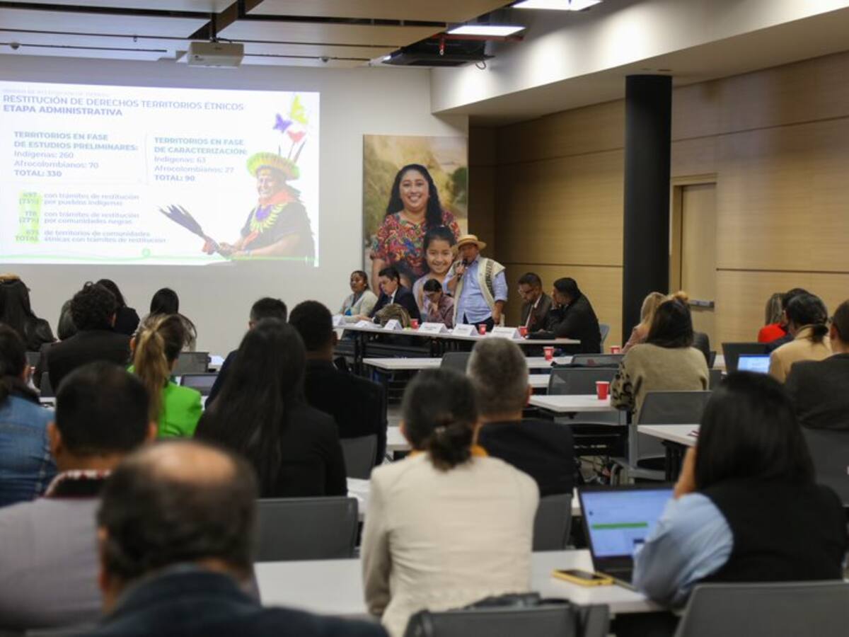 Se establecen prioridades para agilizar la restitución de tierras en Colombia