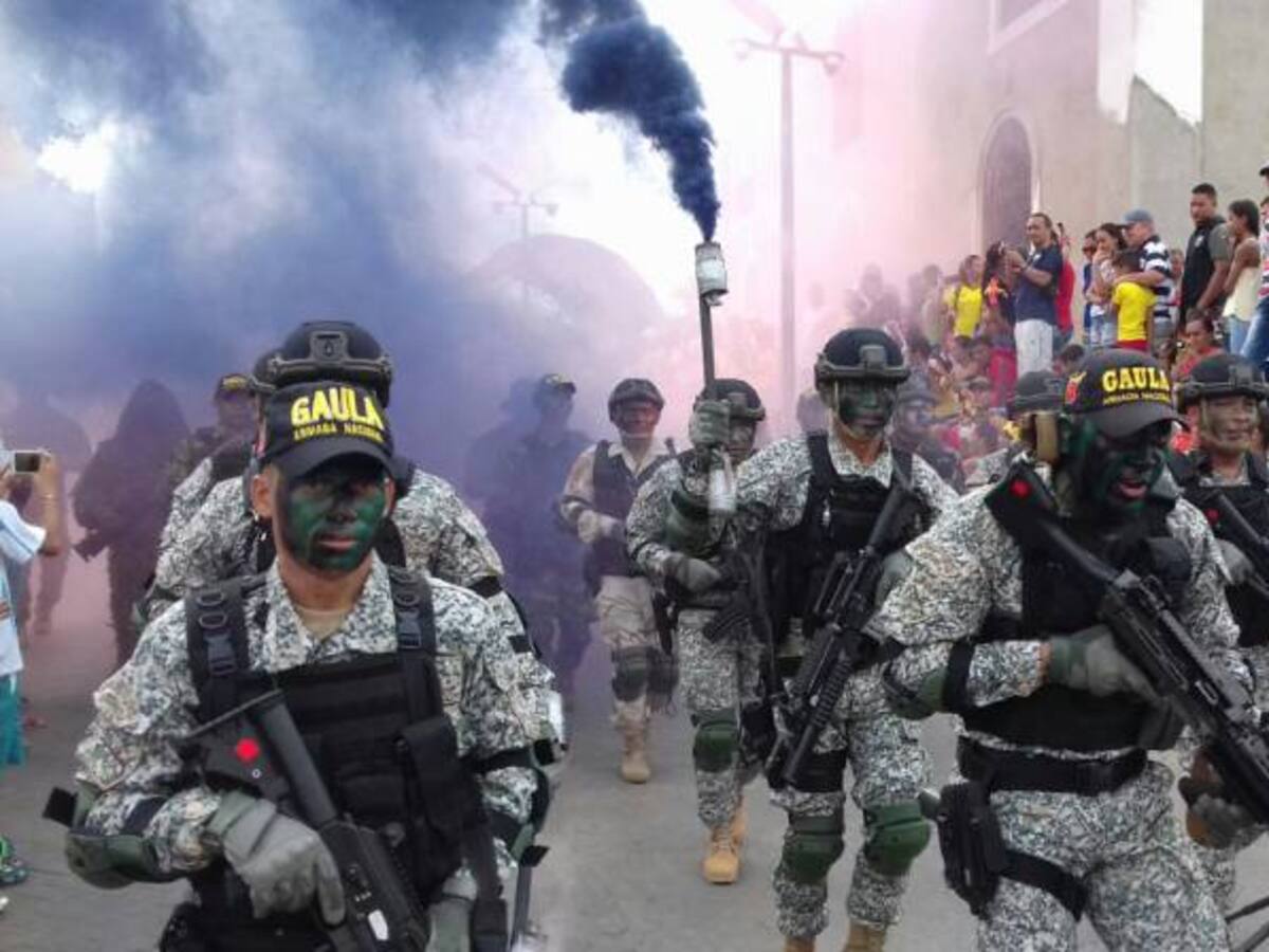 Tres desfiles militares hubo en Sucre por el Día de la independencia