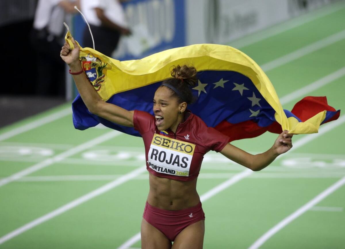 La atleta de 21 años logró un salto con tan solo ocho centímetros de diferencia a la competidora colombiana en la reciente competencia de la Liga Diamante.
