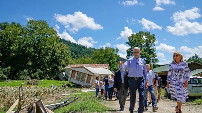 Biden visita familias afectadas por inundaciones en Kentucky y promete más ayudas. Foto: @WhiteHouse