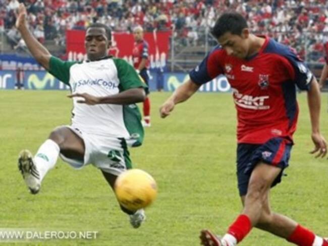 Medellín recupera liderato en jornada ensombrecida por la muerte de dos futbolistas