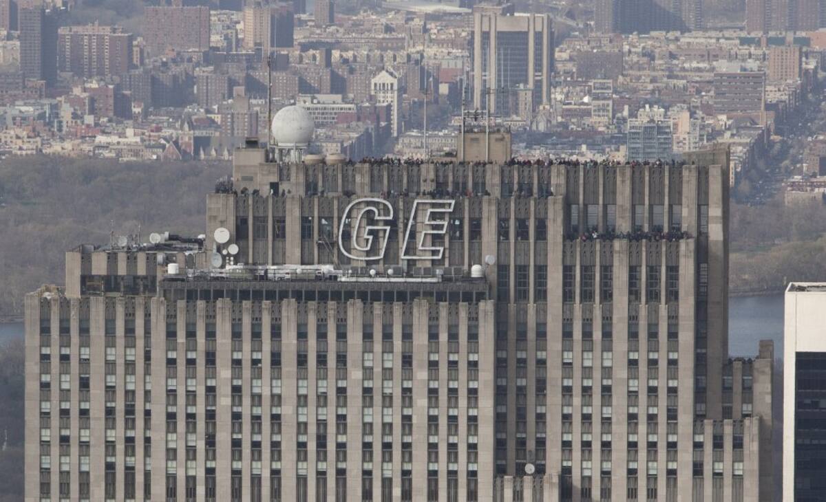 La actriz, comediante y escritora, ha sido víctima de bullyng por parte de las fanáticas de Evans.