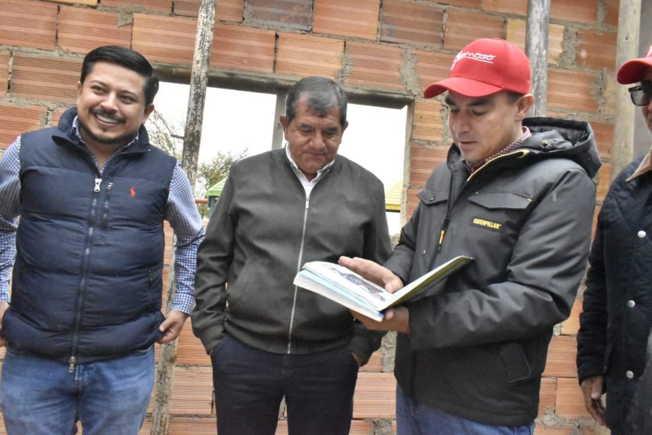 El acalde de Tunja, Rafael Acevedo Pedroza, estuvo visitando algunas obras de Sogamoso junto a su homólogo, Mauricio Baron Granados / Foto: Suministrada.