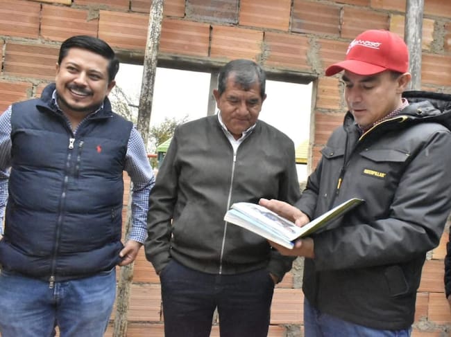 El acalde de Tunja, Rafael Acevedo Pedroza, estuvo visitando algunas obras de Sogamoso junto a su homólogo, Mauricio Baron Granados / Foto: Suministrada.