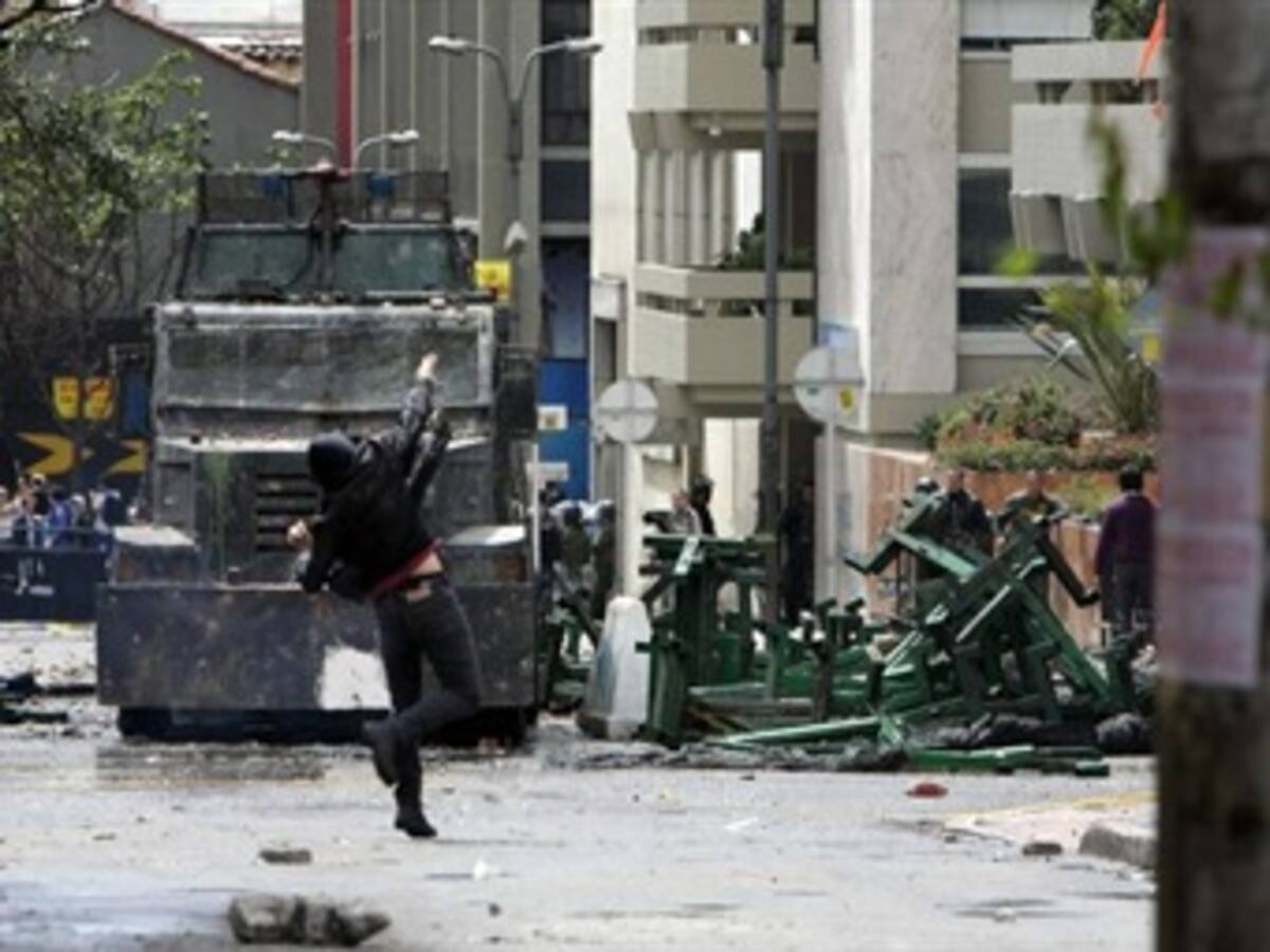 Cinco muertos, temor y cuantiosos daños dejan los disturbios en el país