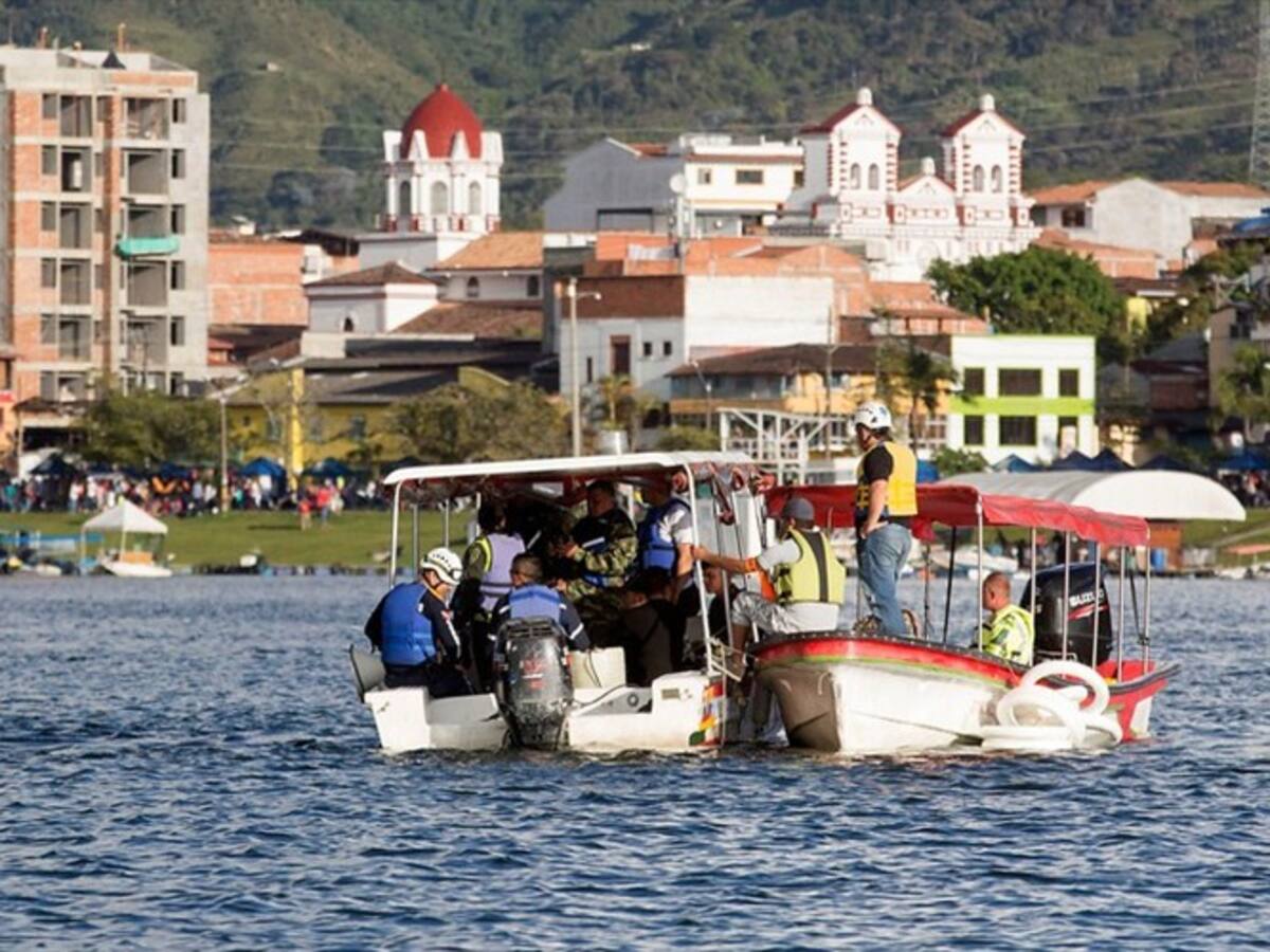 Ordenan cierre y pago de millonaria multa a empresa accidentada en embalse de Guatapé