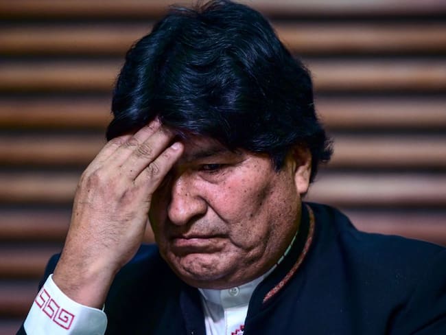 Evo Morales fue atacado con sillas durante reunión partidista