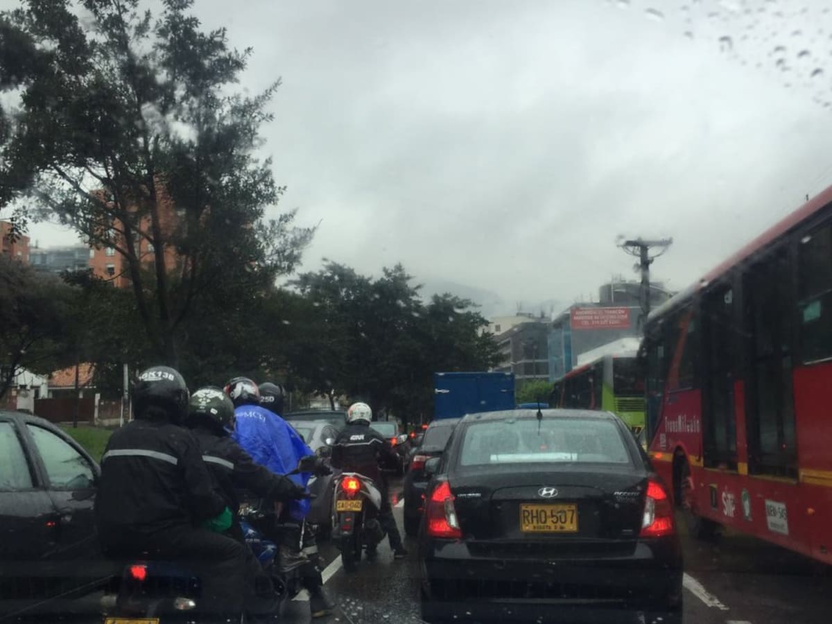 Agudizamiento de trancones y choques simples marcan el regreso de la lluvia a Bogotá