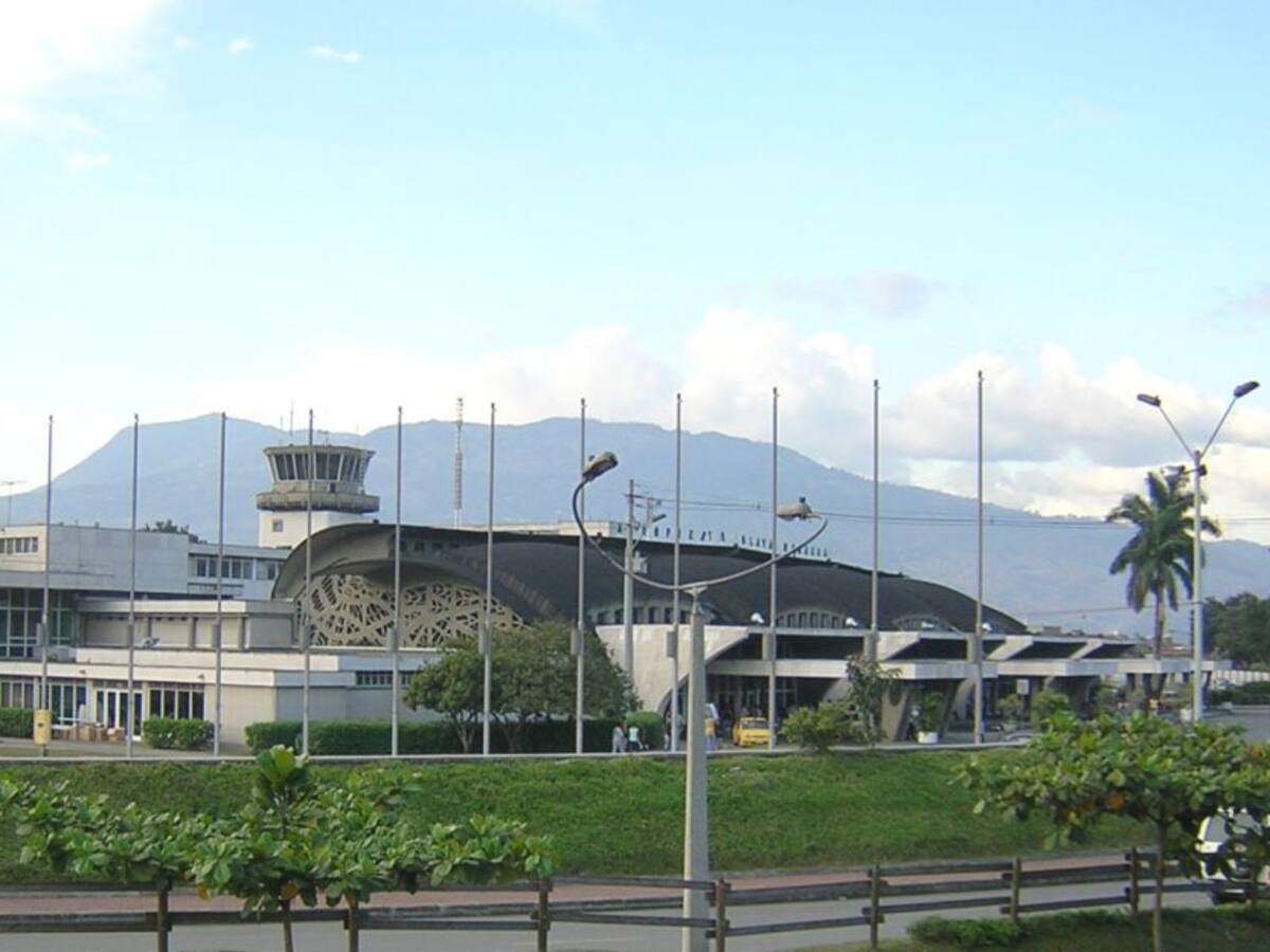 Descartan contagio de coronavirus en un avión que aterrizó en Medellín