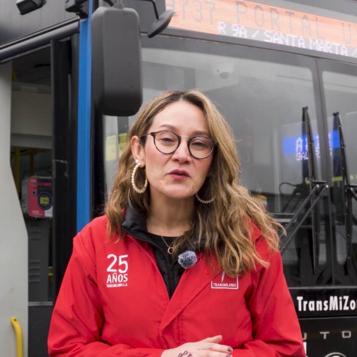 Más de 20 buses eléctricos llegaron a Bogotá para TransMilenio