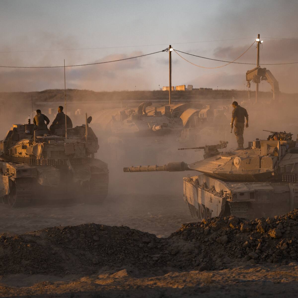 Israel intensifica su ofensiva: pide a personal médico y de ONGs que se desplacen al sur de Gaza