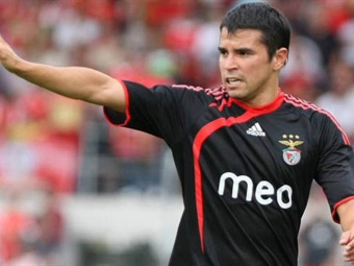 Javier Saviola renovó con Benifica hasta el 2013