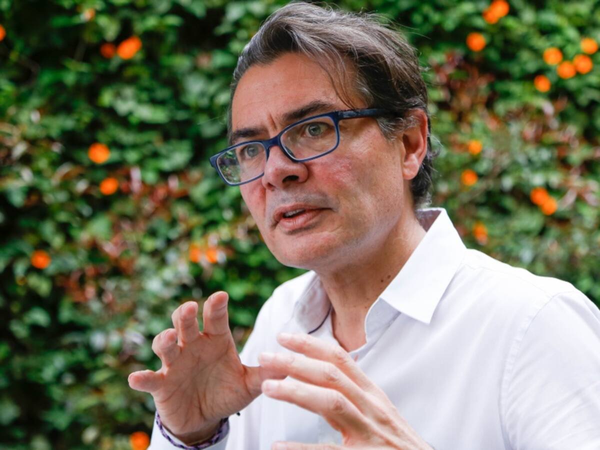 Asesinato de jóvenes en Tibú es muestra de "violencia paramilitar": Gaviria