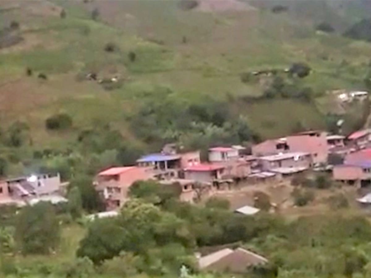 Más de 300 personas desplazadas por fuertes combates en Argelia, Cauca