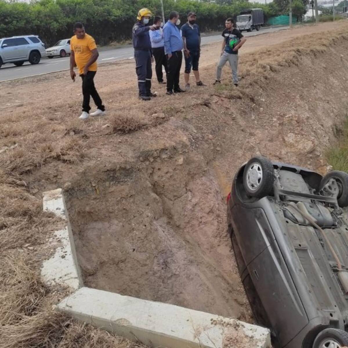Comunidad pide señalización e iluminación en la vía Yumbo - Cali