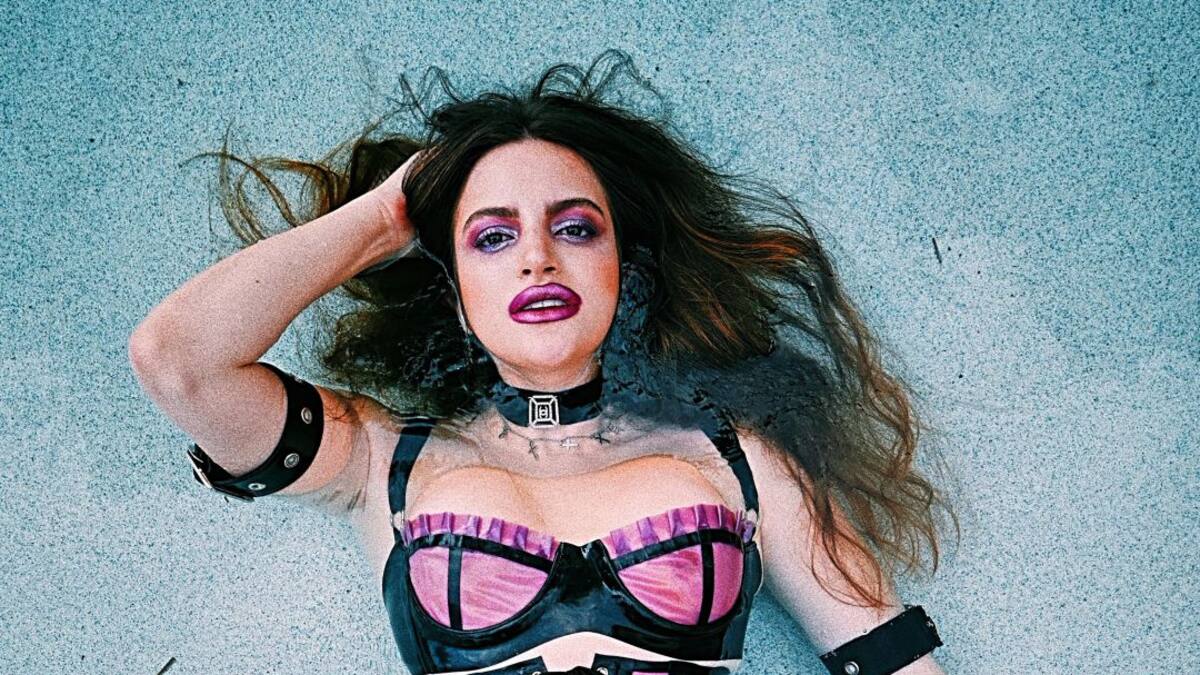 Angel Bleu le canta al amor sin etiquetas