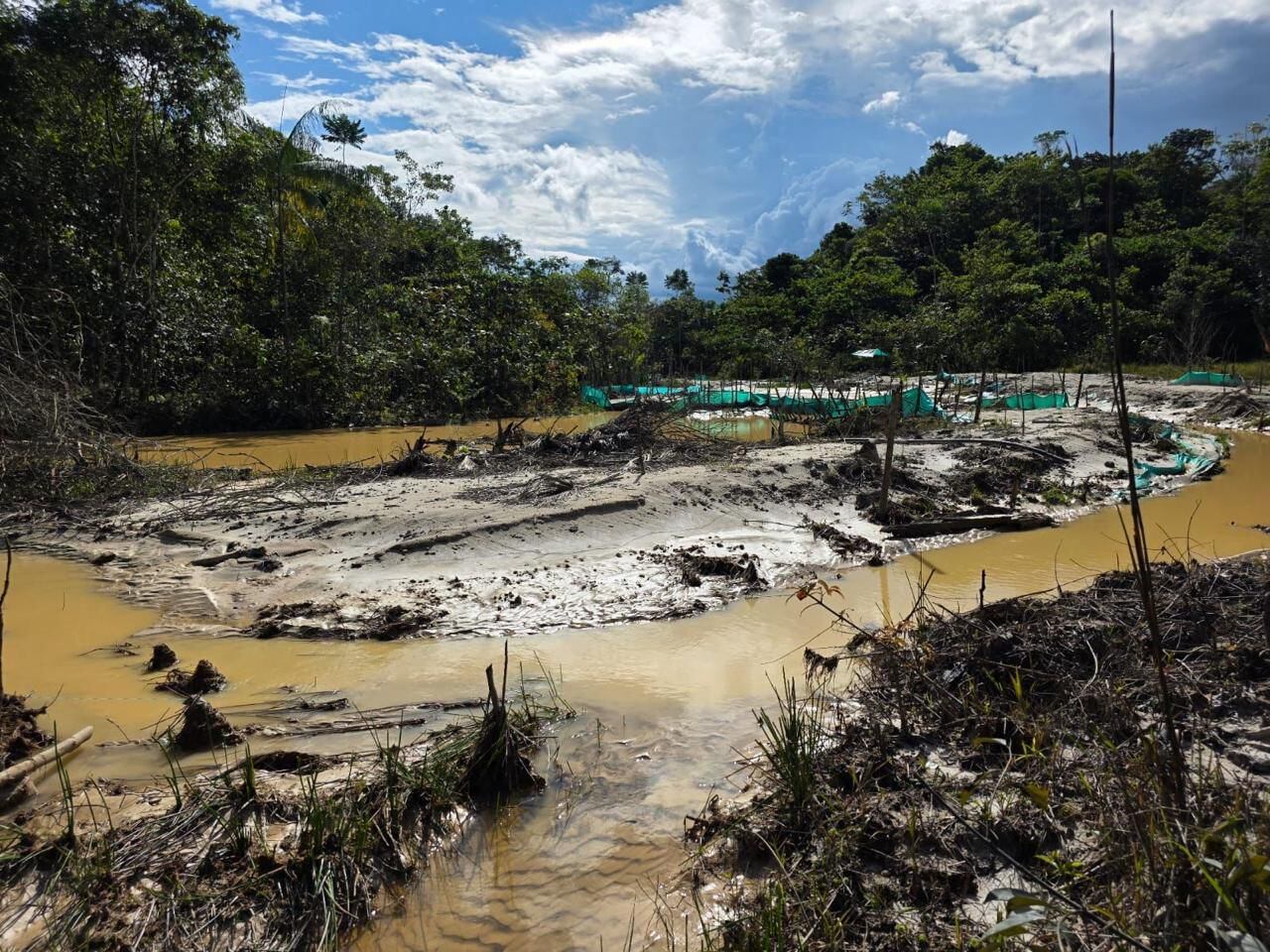 Autoridades desmantela red de minería ilegal en Caquetá y captura a siete implicados