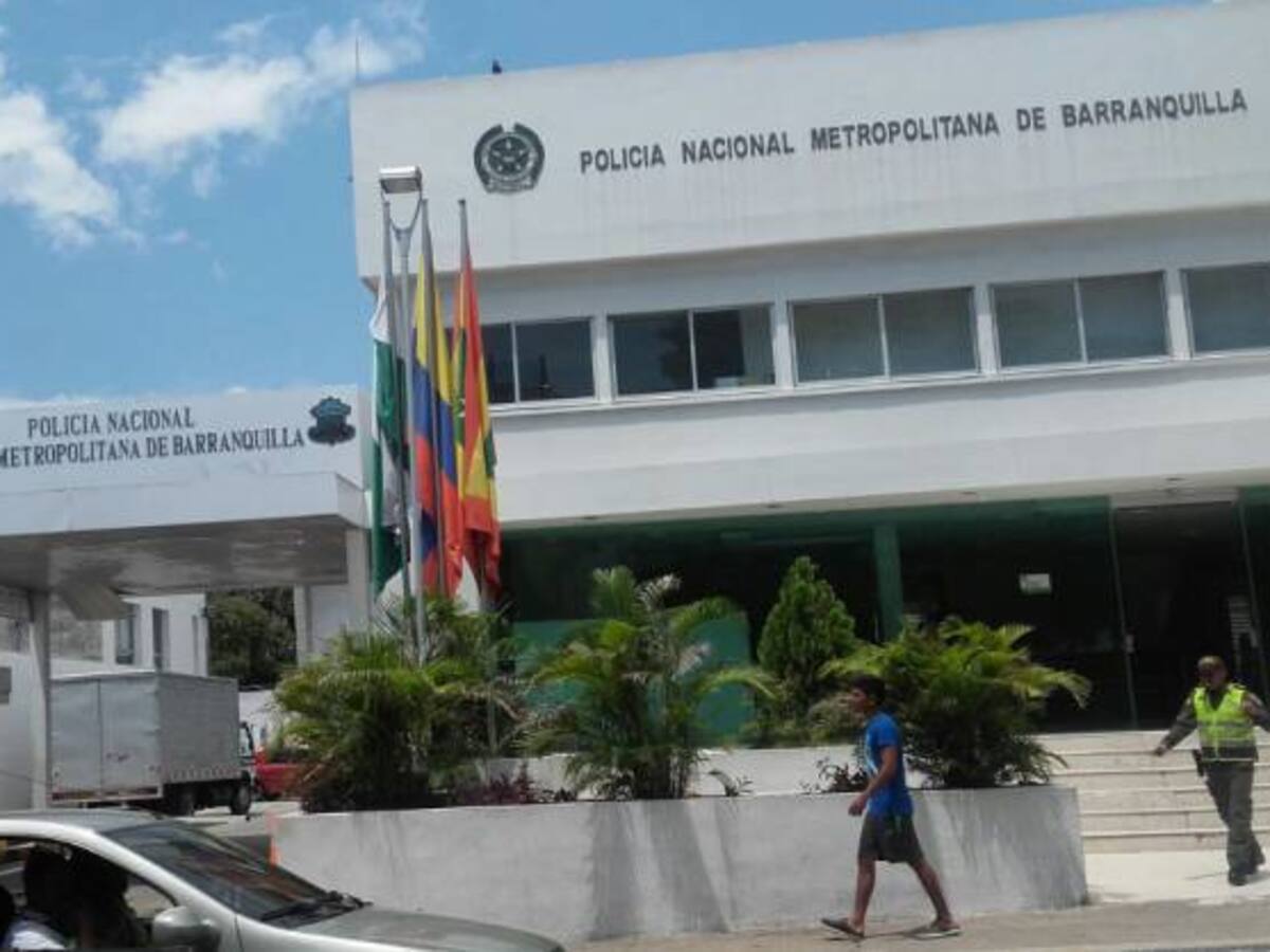 Un muerto y dos capturados deja enfrentamiento entre sujetos y la policía