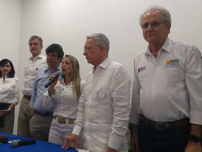 Hay que remover la dictadura de Maduro en Venezuela, dijo Alvaro Uribe