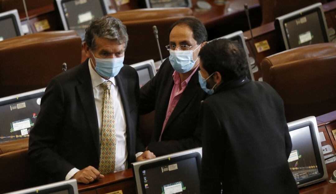 Reforma tributaria llega a las plenarias del Senado y Cámara