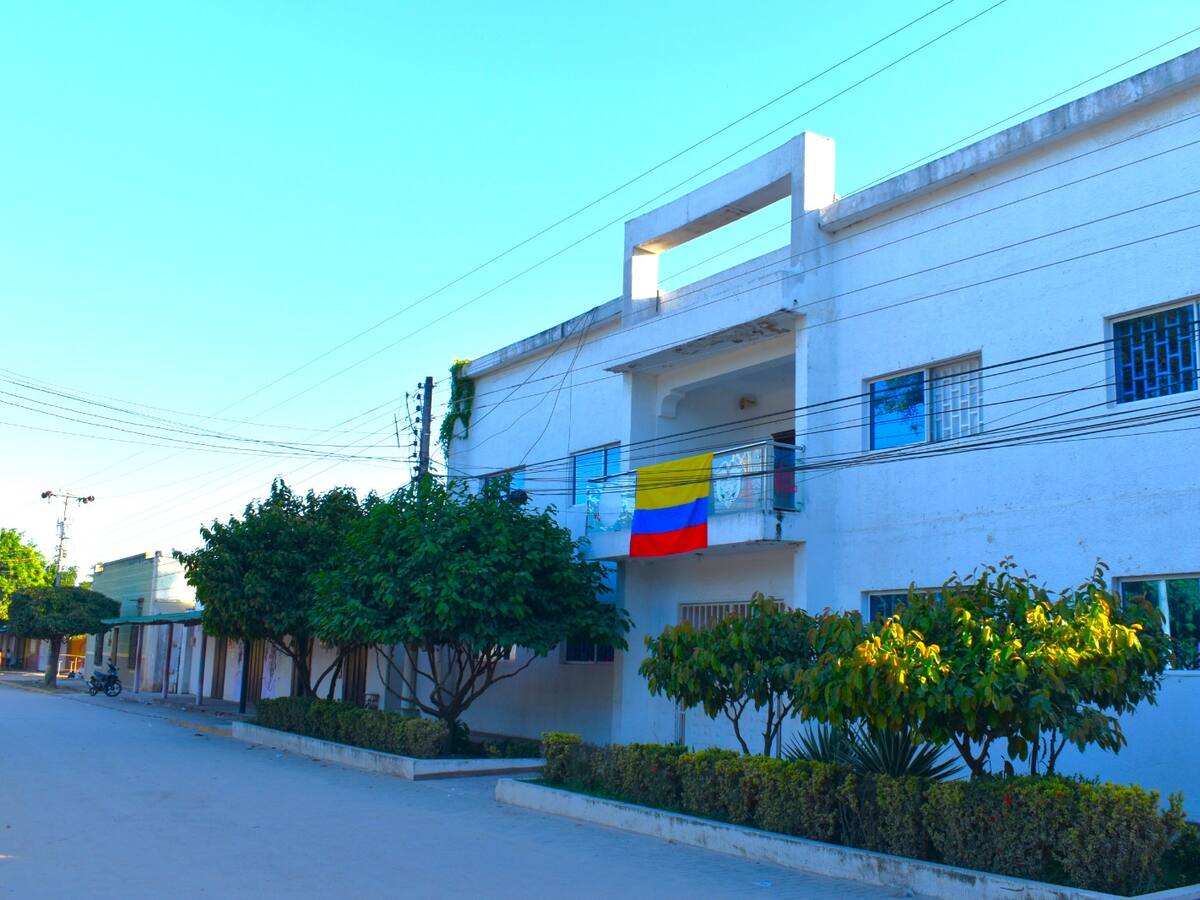 Batalla jurídica en Algarrobo por presuntas irregularidades en concesión del alumbrado