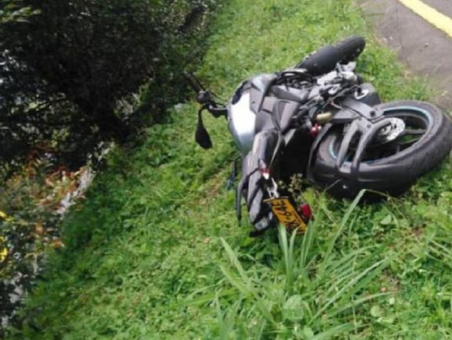 Dos personas resultaron heridas cuando chocaron con varias reses en Victoria, Caldas