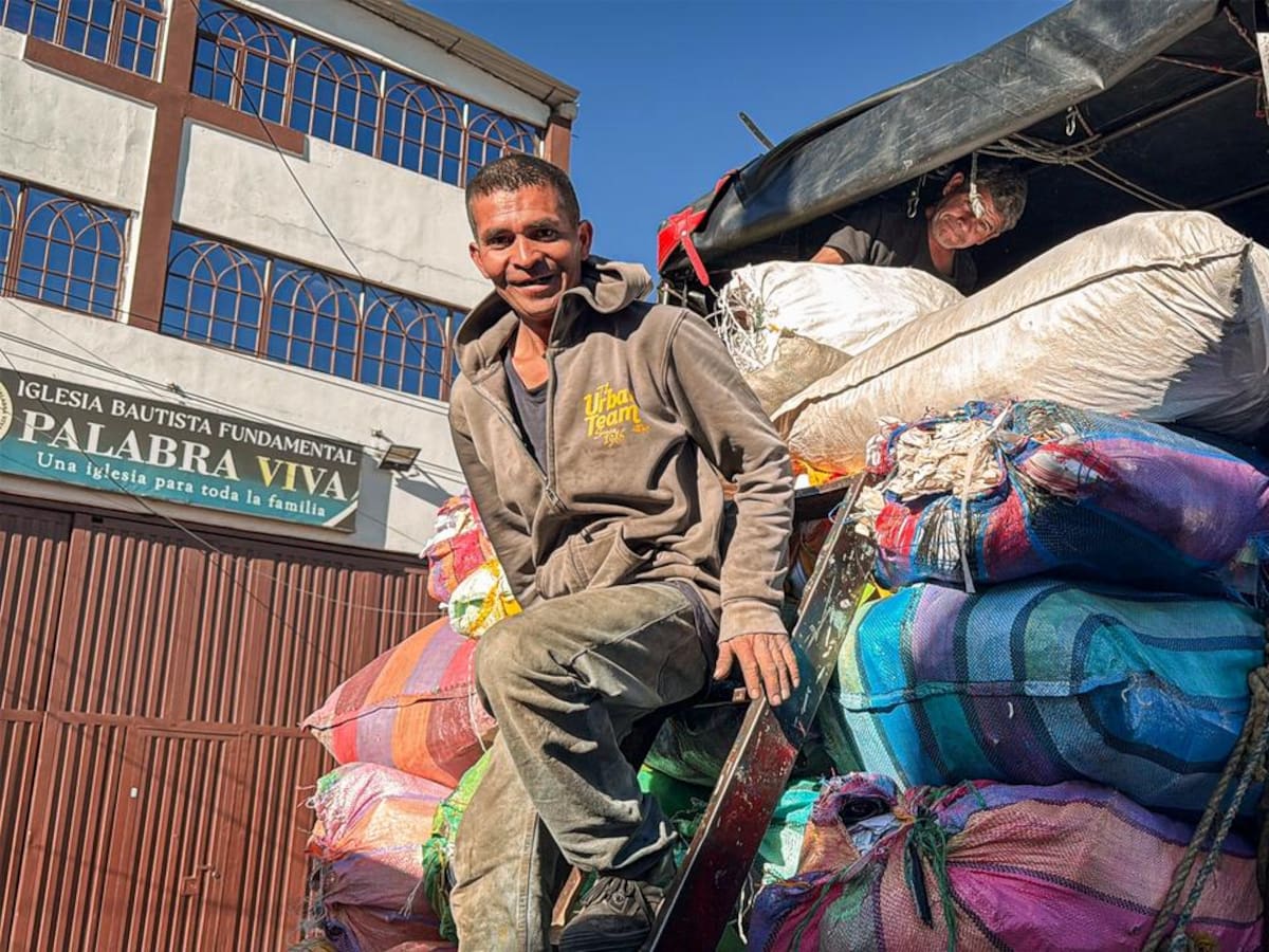 Gobierno expide decreto para garantizar pensión, salud y Arl a recicladores sin cambiar su trabajo