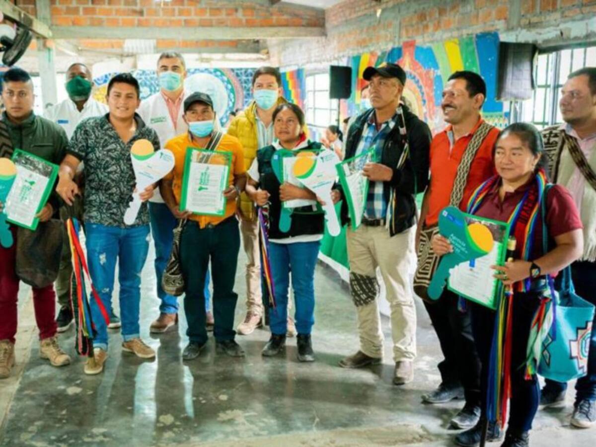 800 hectáreas de tierra pasaron a manos de comunidades Nasa y Misak