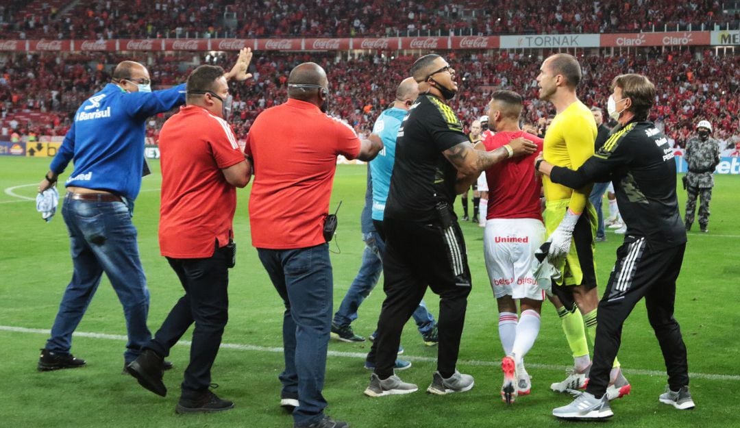 Pelea jugadores Inter vs. Gremio