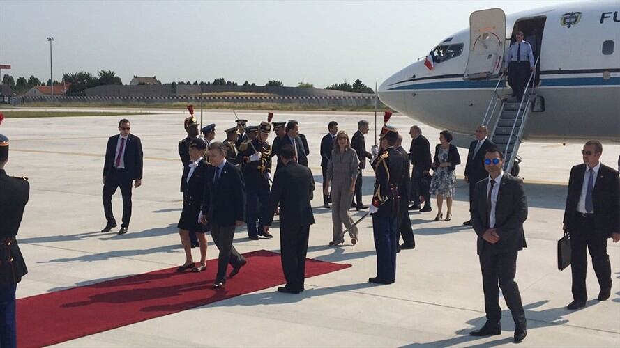 Juan Manuel Santos ya está en Francia para reunirse con Emmanuel Macron. Foto: Ana María Cuesta (W Radio)