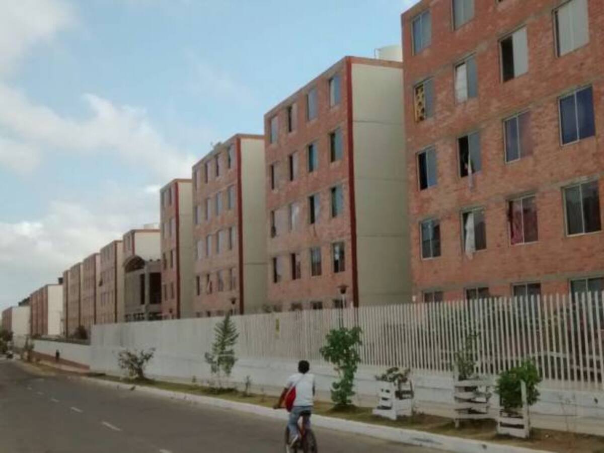 Enfrentamiento de pandillas deja un menor muerto en Las Gardenias