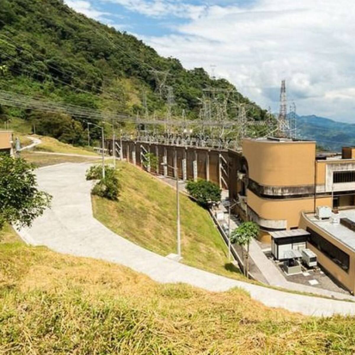 En Miniterior habitantes de Santa María exigen vía en límite con El Guavio