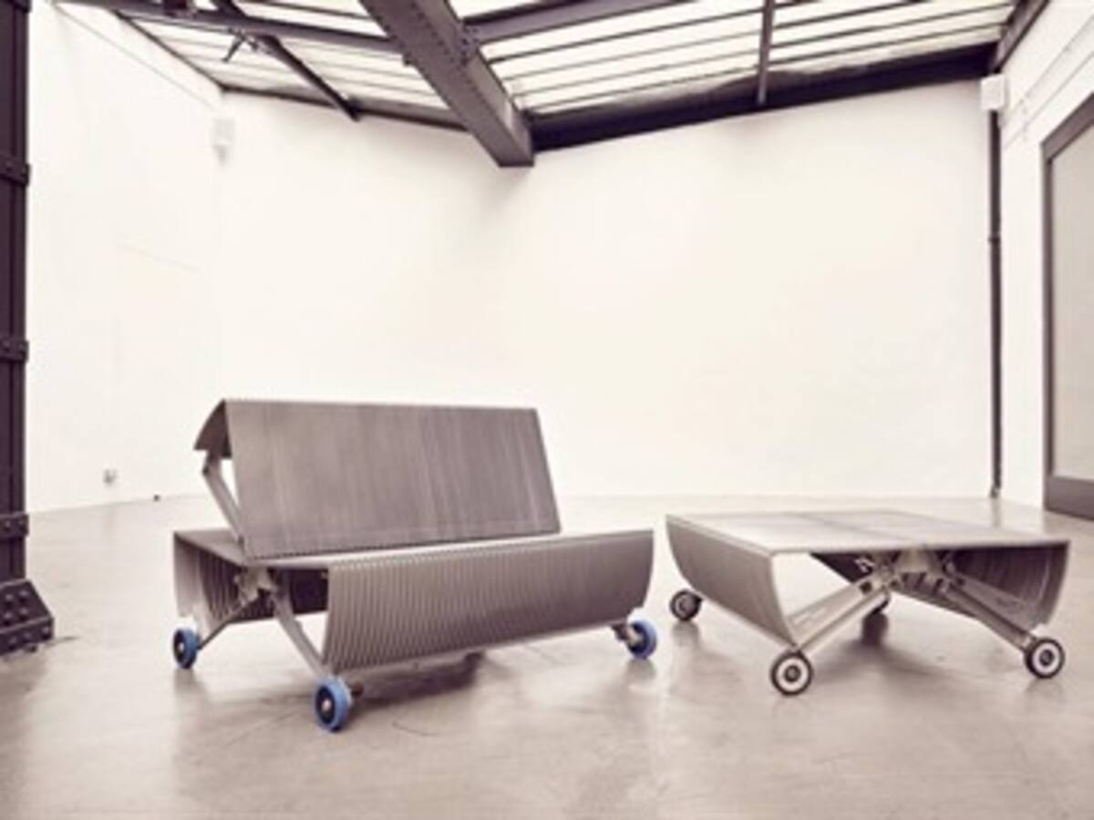 Artista austríaco emplea a exadictos para reciclar la basura y diseñar objetos