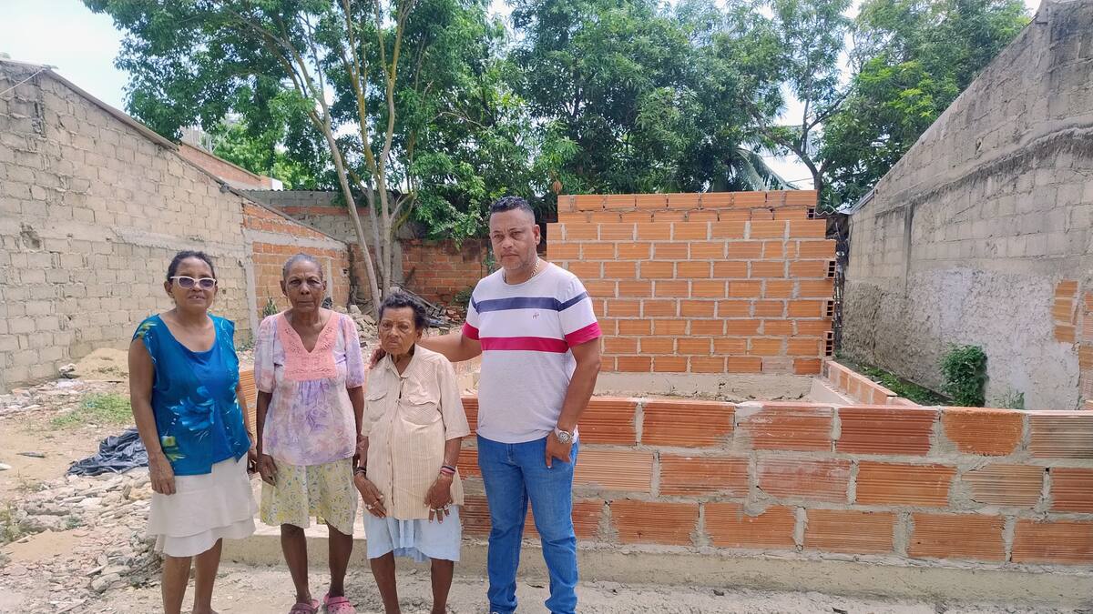 En El Pozón familia busca ayuda tras perder su vivienda en un incendio